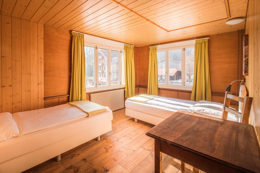 Hotel Tell Unterseen Esterno foto